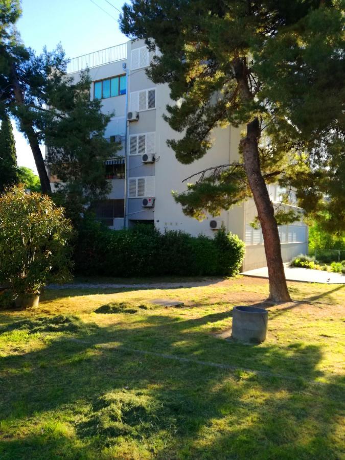 Beach Split Apartments Bagian luar foto