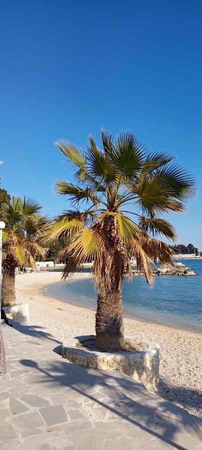 Beach Split Apartments Bagian luar foto