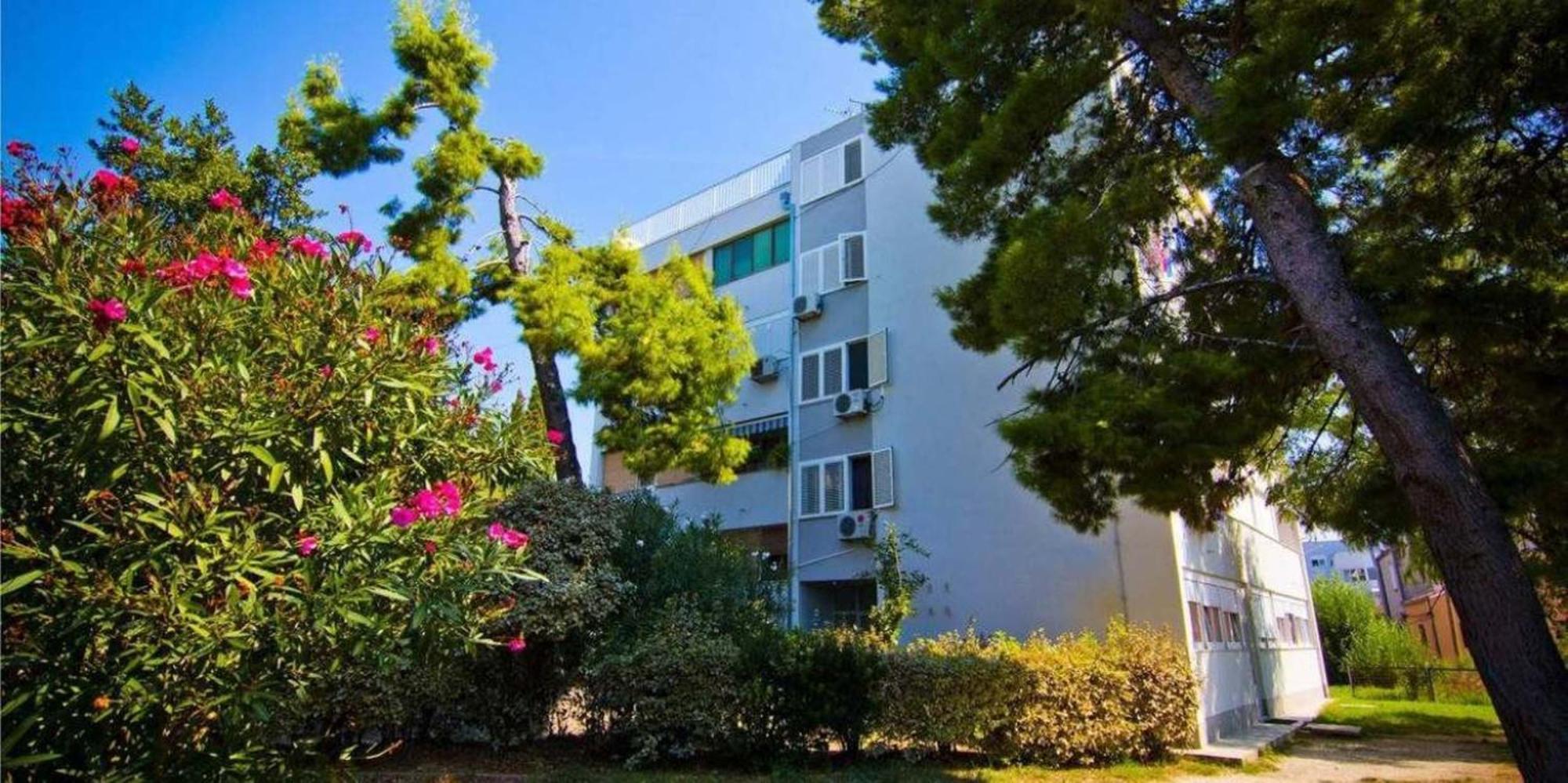 Beach Split Apartments Bagian luar foto